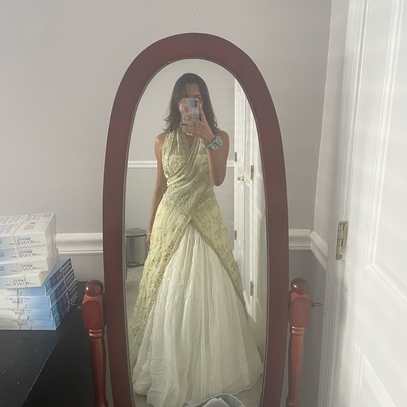 Lehenga - Picture 4 of 5